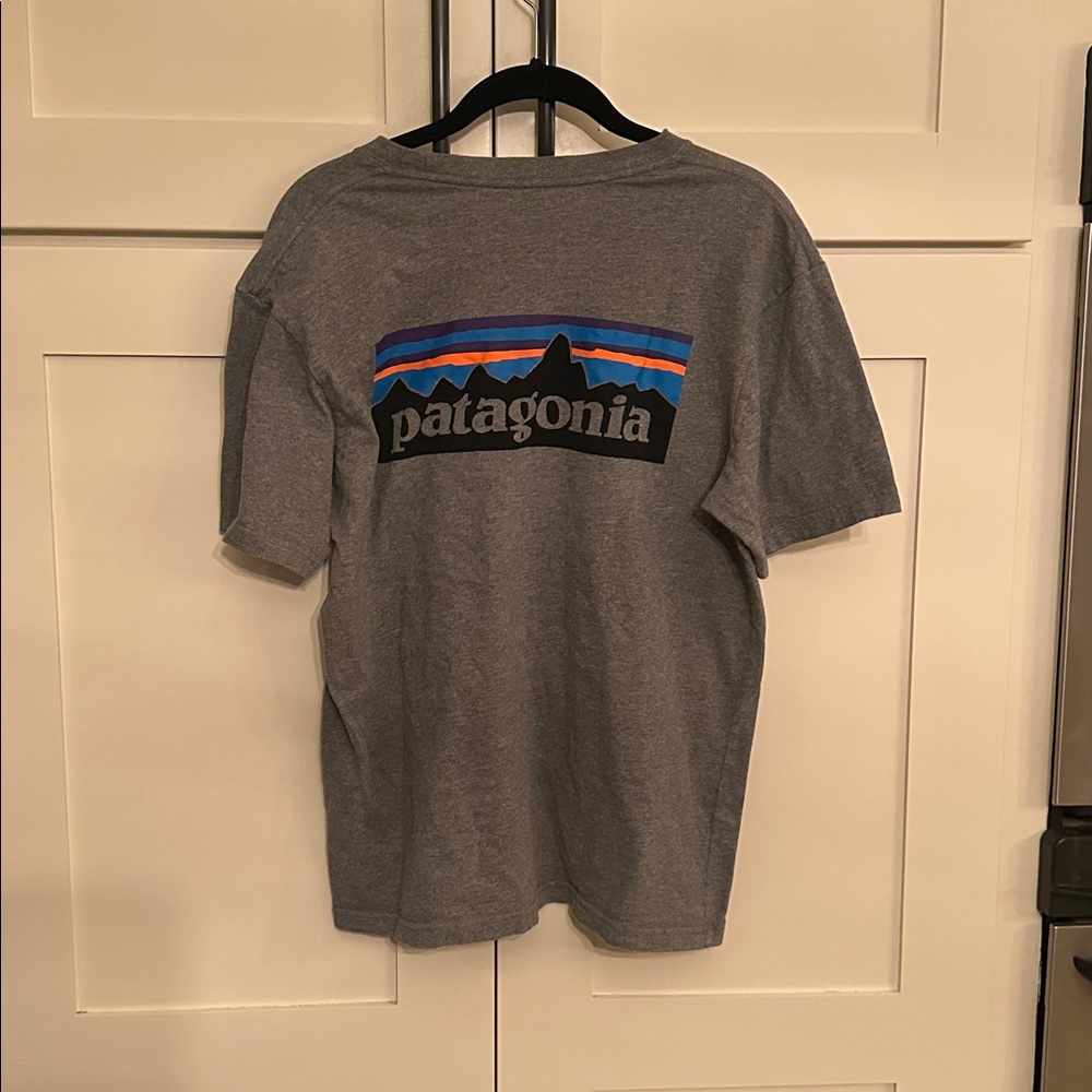 Patagonia P-6 Pocket Logo Responsibili-Tee - Picture 5 of 9